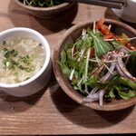 大衆肉酒場 キングコング - サラダとスープ