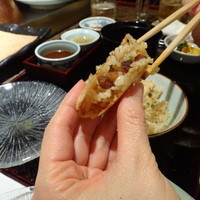 鉄板焼 赤坂 - 上司によるGライスの食べ方指導