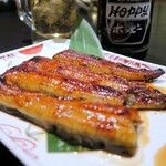 大人の居酒屋 鮒いち - 愛知県三河一色産の鰻は脂が程よく乗ってふっくらとした身。 秘伝のタレが旨さを倍増してくれる