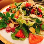 舎那 - 人気の季節の野菜サラダ♡旬のお野菜たっぷりです。