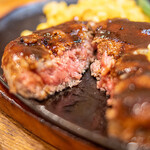 浪漫亭 - 牛肉100%炭火焼風ハンバーグステーキアップ