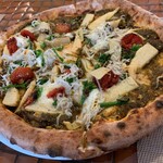 薪窯Pizza ピッチュ - 和歌山産しらすと徳島産たけのこをのせた自家製青のりソースのピザ