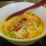 中華料理 日升 - 油淋鶏定食 980円（税込）でチョイスした 豚骨台湾ラーメン。　　　　　　2020.04.01