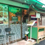 バイトーンク - 右がタイ料理