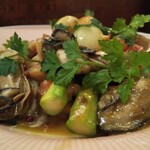 ビストロ マキムシ - 真鯛一尾と三陸牡蠣のアクアパッツァ