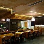 Takumi - 1911_Takumi Robata and Sushi-匠-_店内(カウンター(炉端を楽しめます)