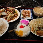 温馨 - 回鍋肉定食ご飯大盛り