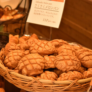 サンタおじさんの石窯パン工房_0