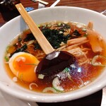 上海華龍 - 【2020.4.2(木)】本日のランチ①(たまご入り醤油ラーメン＆五目チャーハン)800円のたまご入り醤油ラーメン