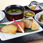 Nihon Ryouri Uokyuu - あじみせ定食(三種盛り)1870円