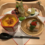 帰燕 - 八寸：タラの芽、鴨、南京のすり流し、ハマグリ、筍の木の芽和えなど 木の芽和えが美味しい。海老を黄身で包んだ料理。海老がプリプリ。鴨も美味しい。