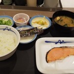 Matsuya - 焼鮭定食のご飯ミニ(選べる小鉢は納豆、430円)