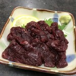 居酒屋さいとう - クジラの刺身　これぞ北九州の酒場の味よ