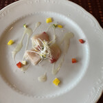 カノーバ・カノーバ・ディ・メイプルシティ - カルパッチョと前菜の盛り合わせ380円のカルパッチョ。
                                私のはブリでした。