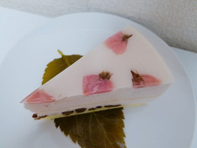 恵比寿 ふわふわのさくらのケーキ By Mugichoconeko ハーブス アトレ恵比寿店 Harbs 恵比寿 ケーキ 食べログ