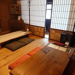 まほろば - 【店内①】
            座敷席の雰囲気がこちら。
            のんびり流れる空気感が伝わりますでしょうか。