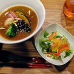 麺キュイジーヌ 麻布邸 - 薬膳カレーうどん