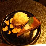 Iwazushi - きなこアイスとベイクドチーズケーキ