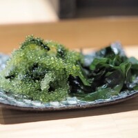 五反田鮨 SUSHI TOKYO 81 - 海ぶどう（久米島）とわかめ（三陸）