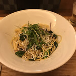 クレア - シラスとアンチョビのオイルパスタ