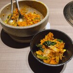 うし松 - ‪♦︎石焼ビビンバ　¥1,700‬
      世界一好きな石焼ビビンバ。強い焦げの食感を楽しめる。しかし実際には焦げていない。一体どんな魔法を使ったんだ！？