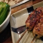 三葉洞 - つくねと生ピーマン(2本)(550円)