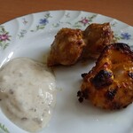 Indian＆Pakistan　TANDOOR - サービスのチキンティッカとシシカバブ