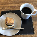 HOLT COFFEE AND TREATS - 