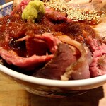 ぼんてん漁港 - 肉丼愛盛1200円