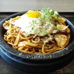 てっぱん屋台 - 大阪月見焼きそば780円