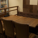 herb & beer dining 春風千里 - テーブル