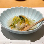 石和川 - 小鉢は胡麻豆腐の野菜だし