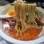 らーめん三極志 - サバ担々麵の麺リフト