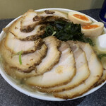 ラーメン 前田家 - チャーシュー麺＋チャーシュー（5枚）＋メンマ＋煮玉子＋わかめ　¥1380-