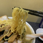 ラーメン 前田家 - 麺リフト