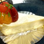 お菓子の店 nobu - ベイクドチーズケーキ 税込330円