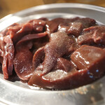 ホルモンと日本酒 ホルモン屋かねちゃん - れば、はつ