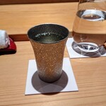 鮨 さかい - 冷酒は錫の酒器で