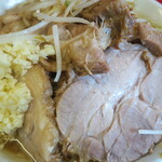 ラーメン二郎 - 豚