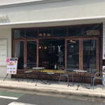 シャイニーアウル - 外観