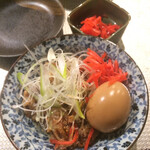 寅屋 - ナンチャー(軟骨チャーシュー)煮卵入り 紅生姜添え