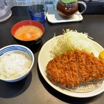 吉平 - リブロースかつ(200g)(2000円)＋半ライス(100円)