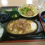 ザ・カトーホテル - 2019,5,27夕食 500円
            豆腐ｽﾃｰｷ   ｻｰﾓﾝ刺身  
            蓮根はさみ揚げ
            胡瓜ｷﾑﾁ  干物