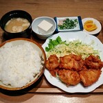 Isshin - から揚げ定食（690円）