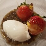 アル・ケッチァーノ - ◇「いちご大福をイメージしたデザート」