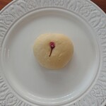 ナナパン - 桜クリームチーズ！桜の塩漬けトッピングも可愛い。