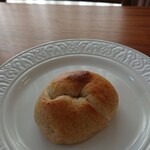 ナナパン - 全粒粉のはちみつクリームチーズベーグル！