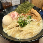 麺屋 七利屋 - わんたん濃厚鶏そば 960円　味玉クーポンサービス