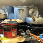 麺屋 七利屋 - 七輪で炙るバラ焼豚