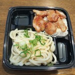 ディオ - 麺セット鶏めし丼(税抜)184円 ※開封してうどんにつゆとネギをかけました (2020.04.03)
